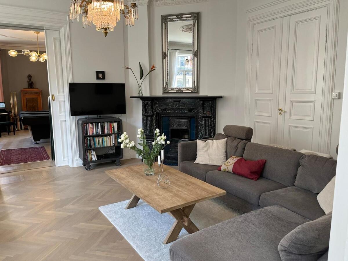 Frogner Central, Pool Table, 190 Sqm, 2 Bathrooms Apartment Oslo